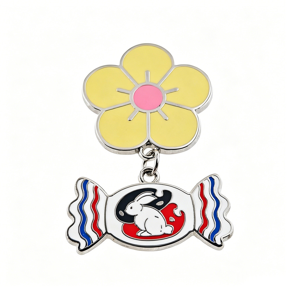 White Rabbit Candy Enamel Pin  - Food Snacks Candy 评论和价格