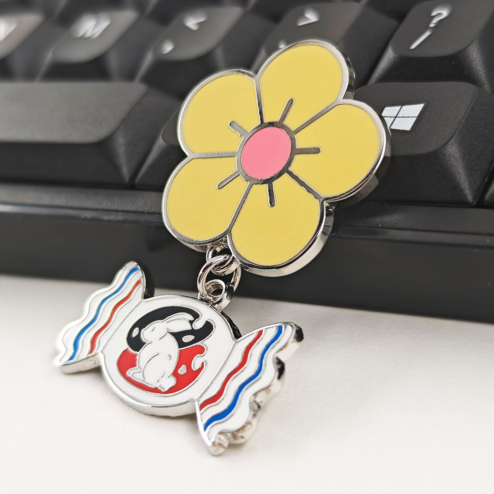 White Rabbit Candy Enamel Pin  - Food Snacks Candy 评论和价格
